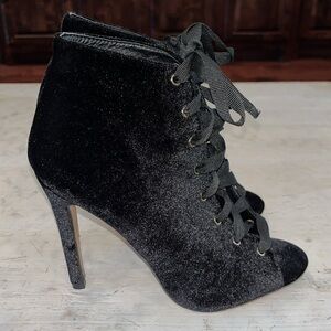 Billini ABBI black velvet heels | size 8